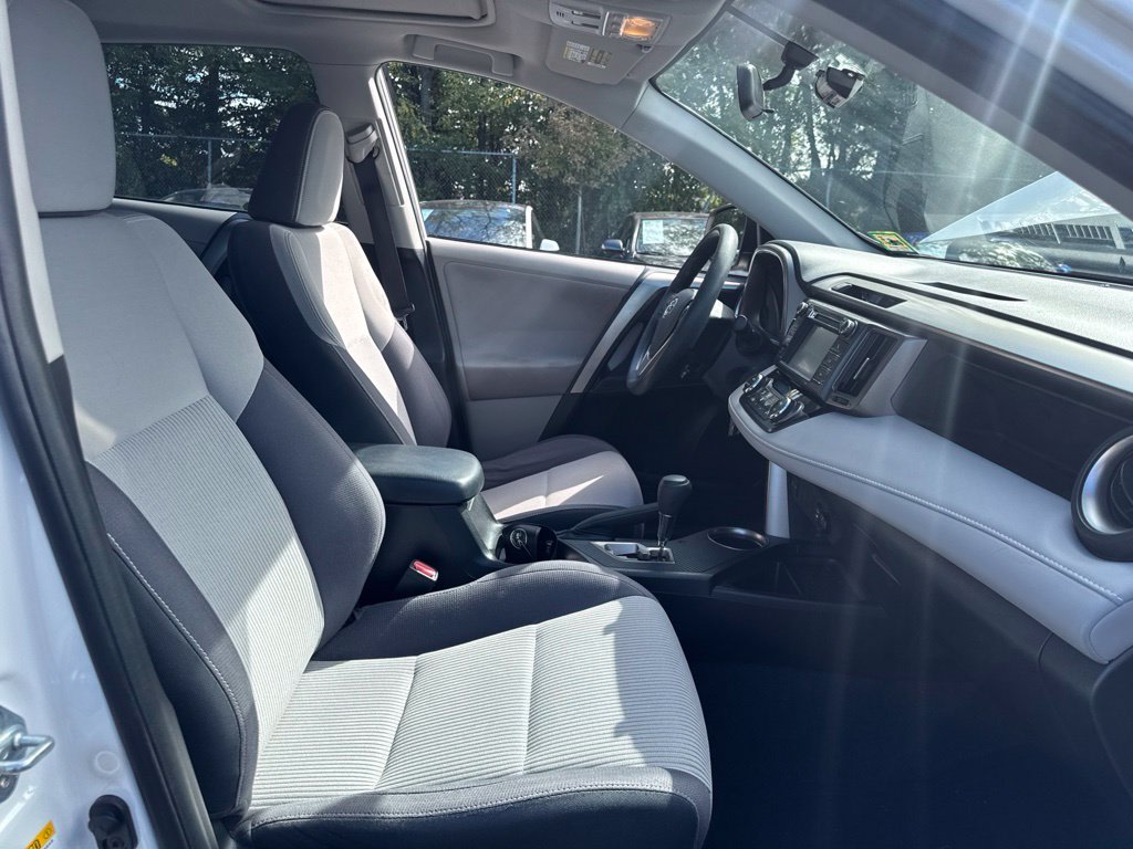 Thumbnail: 2013 Toyota RAV4 - 10