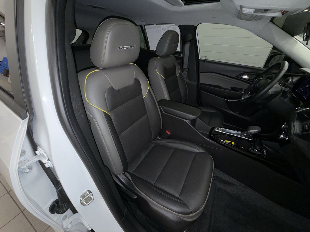 Thumbnail: 2024 Chevrolet Trax - 11