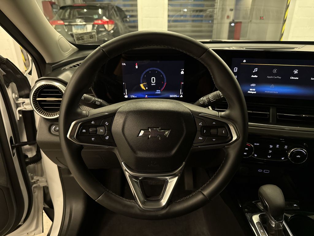 Thumbnail: 2024 Chevrolet Trax - 2