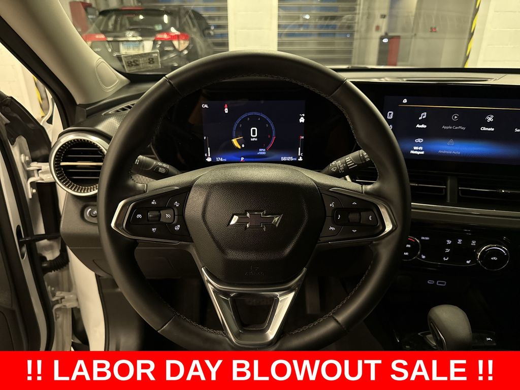Thumbnail: 2024 Chevrolet Trax - 2