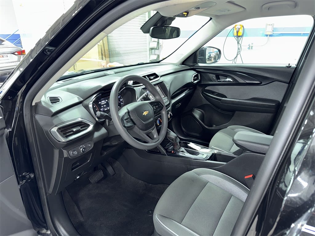 Thumbnail: 2023 Chevrolet TrailBlazer - 9