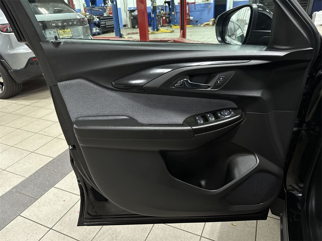 Thumbnail: 2023 Chevrolet TrailBlazer - 30