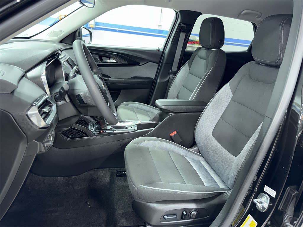 Thumbnail: 2023 Chevrolet TrailBlazer - 10