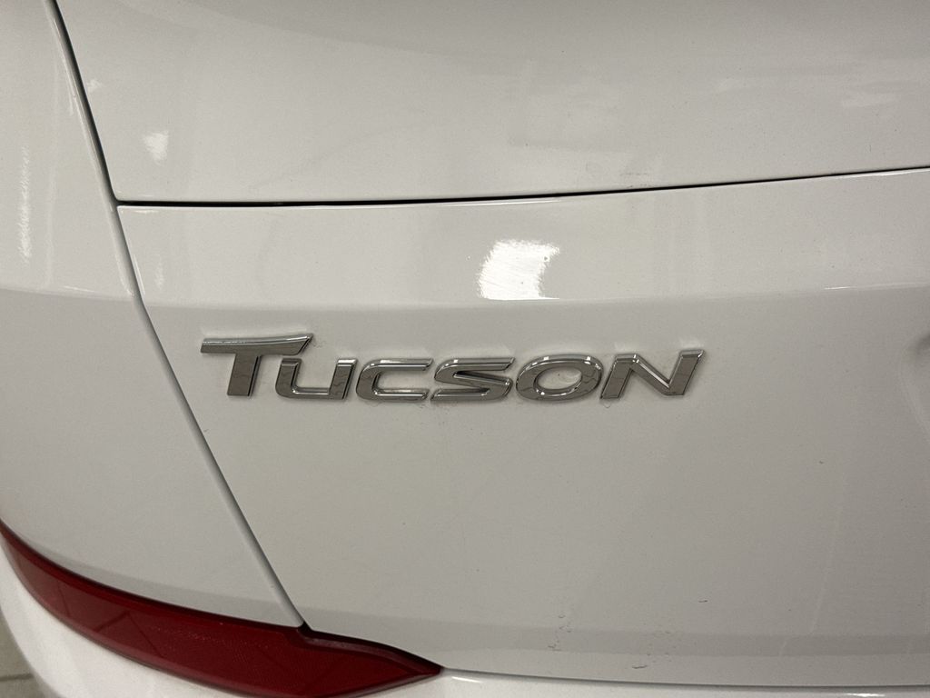 Thumbnail: 2017 Hyundai Tucson - 6