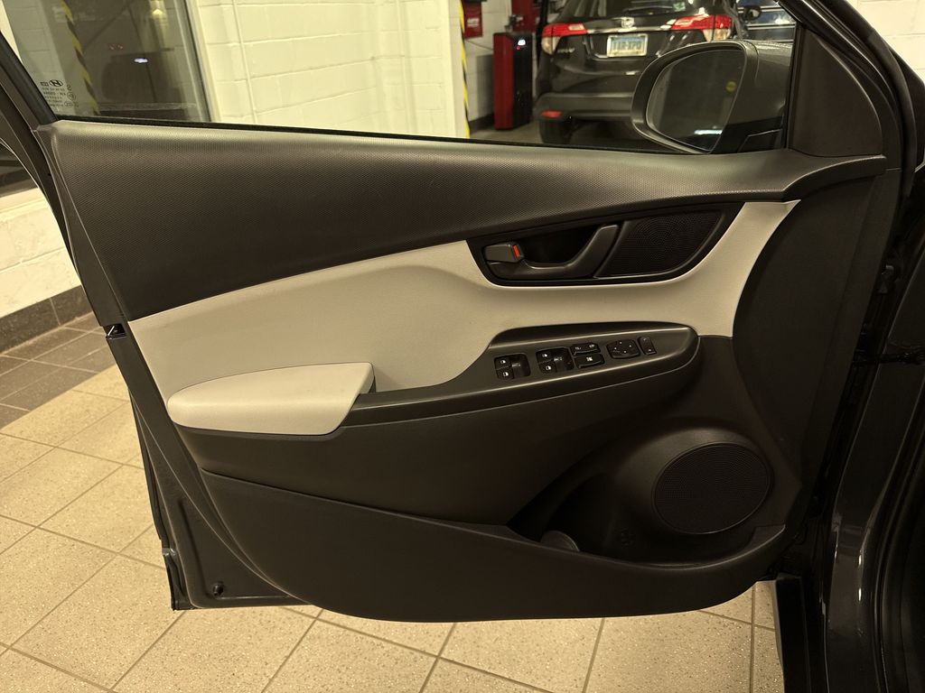 Thumbnail: 2022 Hyundai Kona - 30