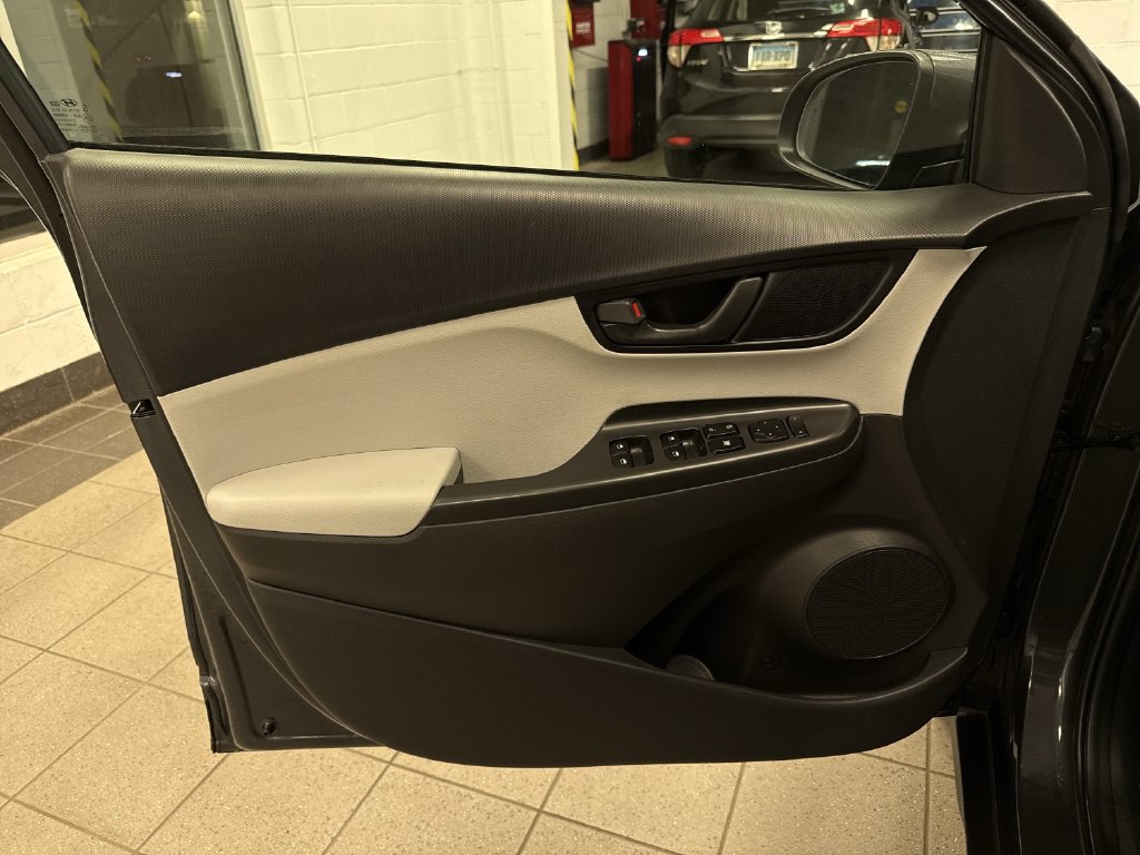 Thumbnail: 2022 Hyundai Kona - 30