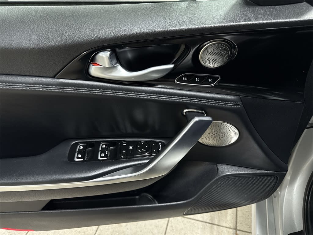 Thumbnail: 2018 Kia Stinger - 24