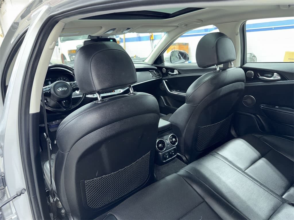 Thumbnail: 2018 Kia Stinger - 30