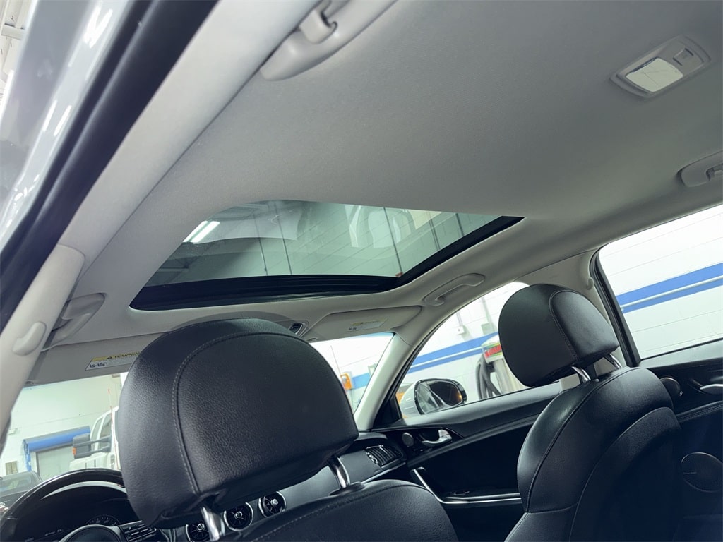 Thumbnail: 2018 Kia Stinger - 26