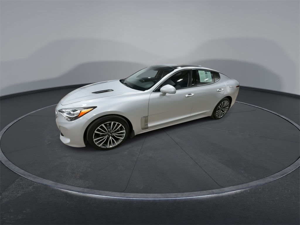 Thumbnail: 2018 Kia Stinger - 18