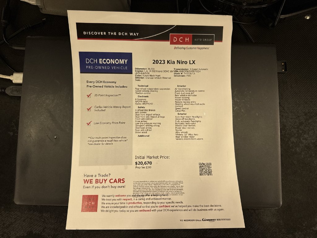 Thumbnail: 2023 Kia Niro - 18