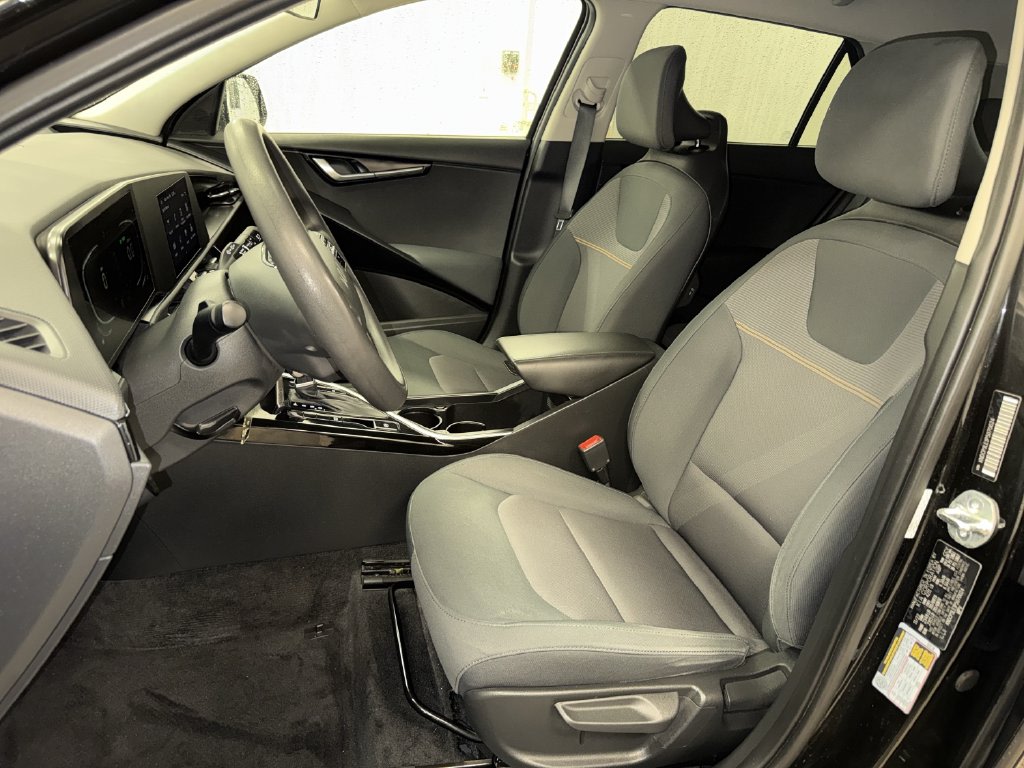 Thumbnail: 2023 Kia Niro - 10