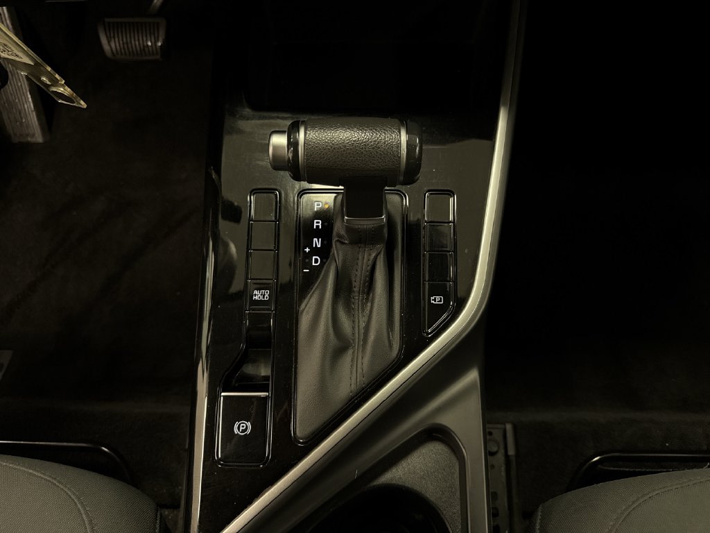 Thumbnail: 2023 Kia Niro - 14