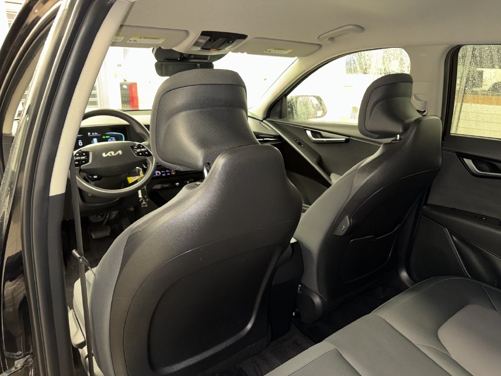 Thumbnail: 2023 Kia Niro - 29