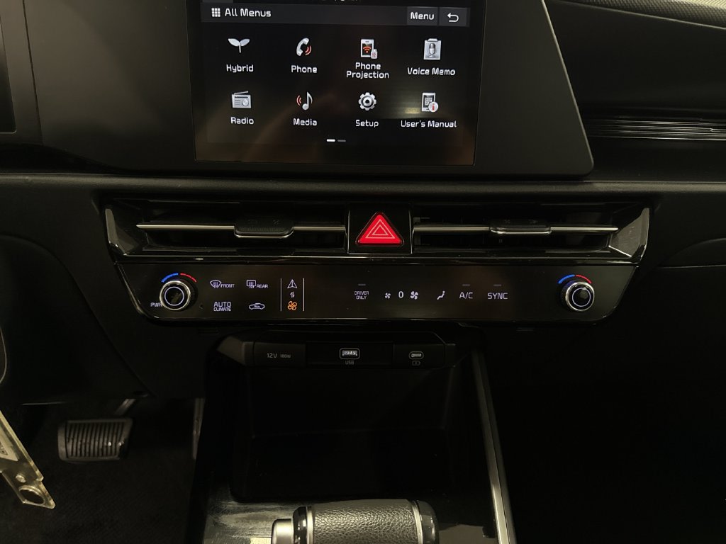 Thumbnail: 2023 Kia Niro - 25