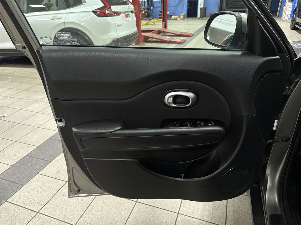 Thumbnail: 2015 Kia Soul - 27