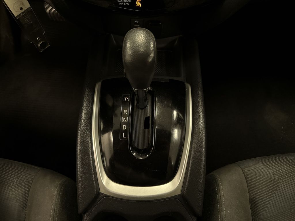 Thumbnail: 2015 Nissan Rogue - 13