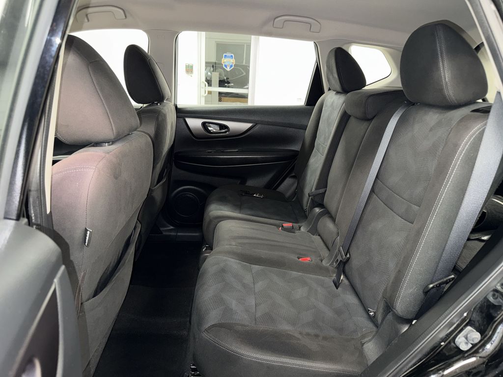 Thumbnail: 2015 Nissan Rogue - 11