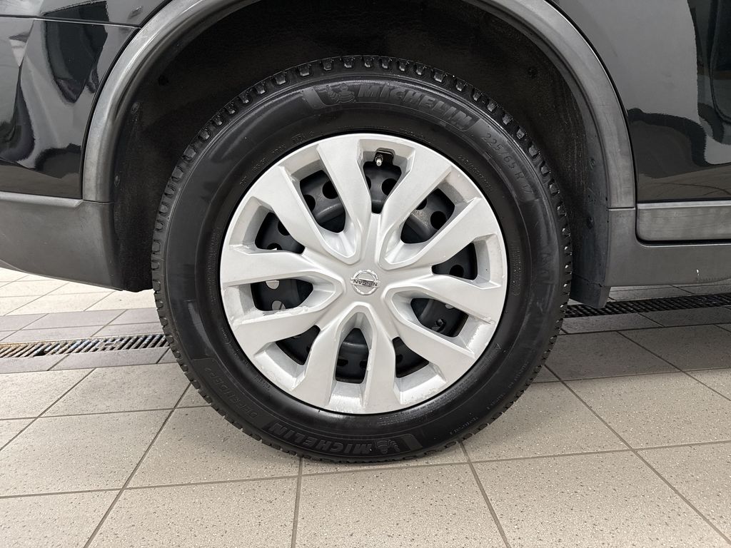 Thumbnail: 2015 Nissan Rogue - 7