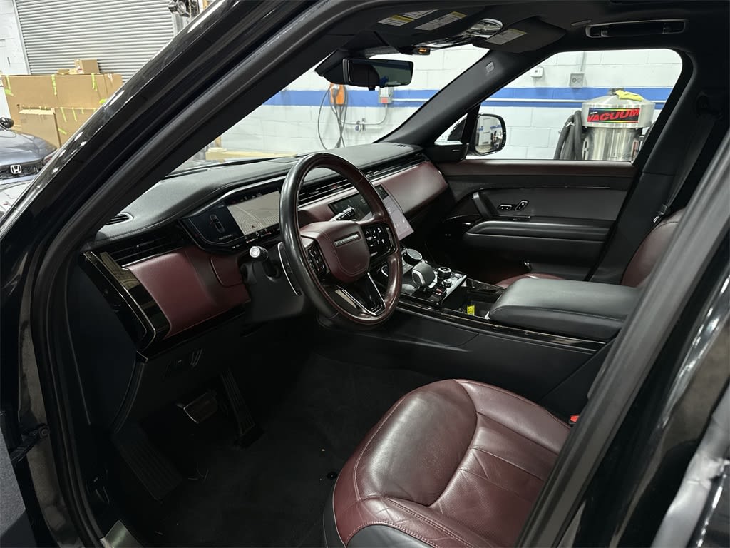 Thumbnail: 2023 Land Rover Range Rover Sport - 32
