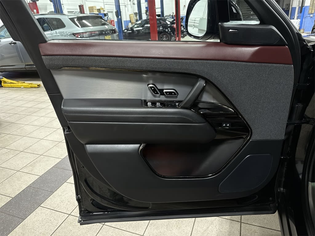 Thumbnail: 2023 Land Rover Range Rover Sport - 33