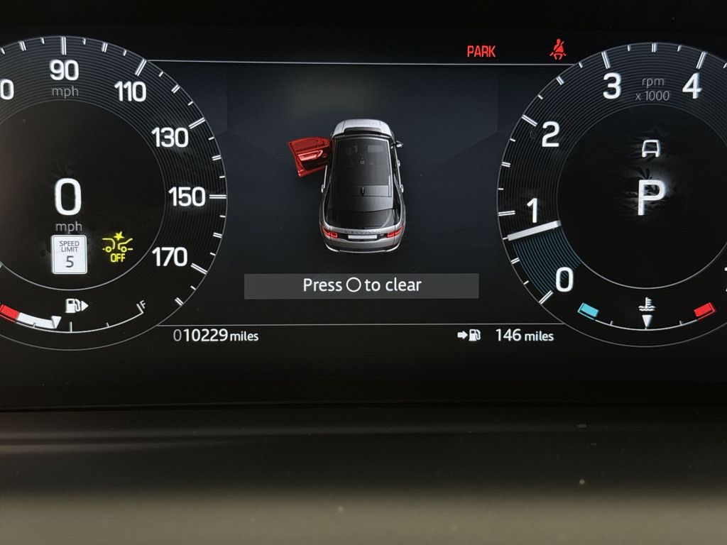 Thumbnail: 2025 Land Rover Discovery Sport - 14