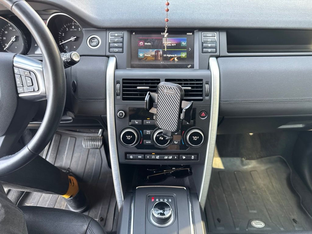 Thumbnail: 2019 Land Rover Discovery Sport - 11