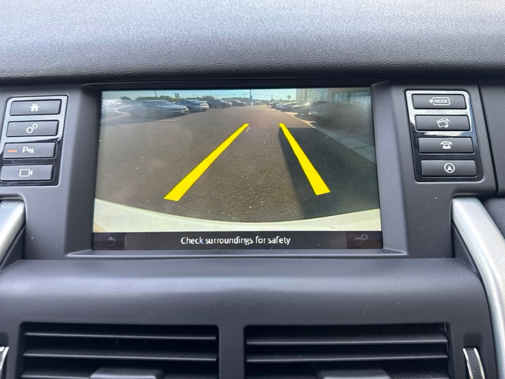 Thumbnail: 2019 Land Rover Discovery Sport - 18