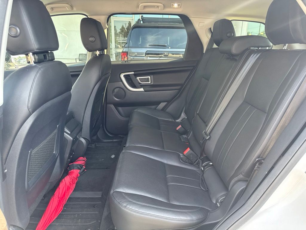 Thumbnail: 2019 Land Rover Discovery Sport - 10