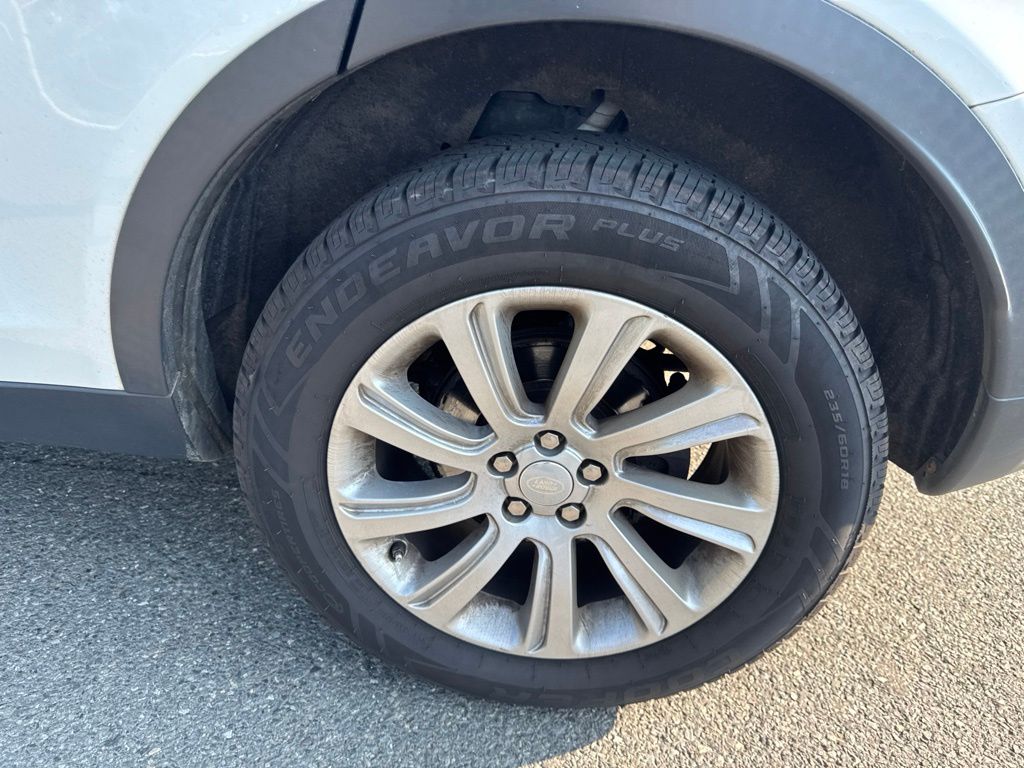 Thumbnail: 2019 Land Rover Discovery Sport - 24