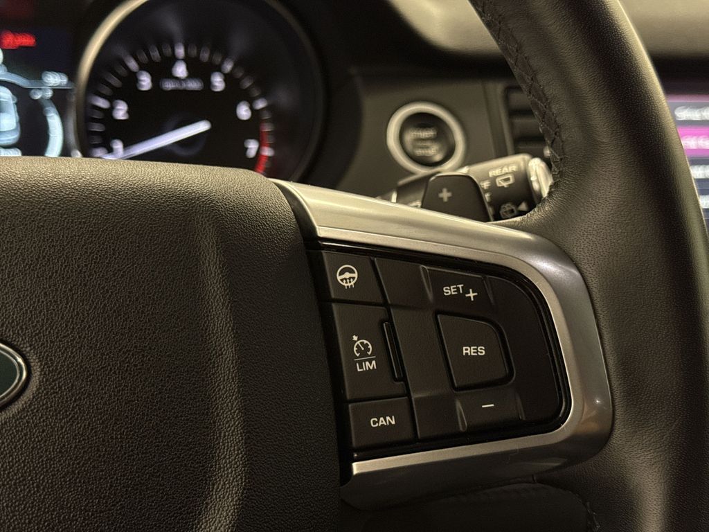Thumbnail: 2019 Land Rover Discovery Sport - 31