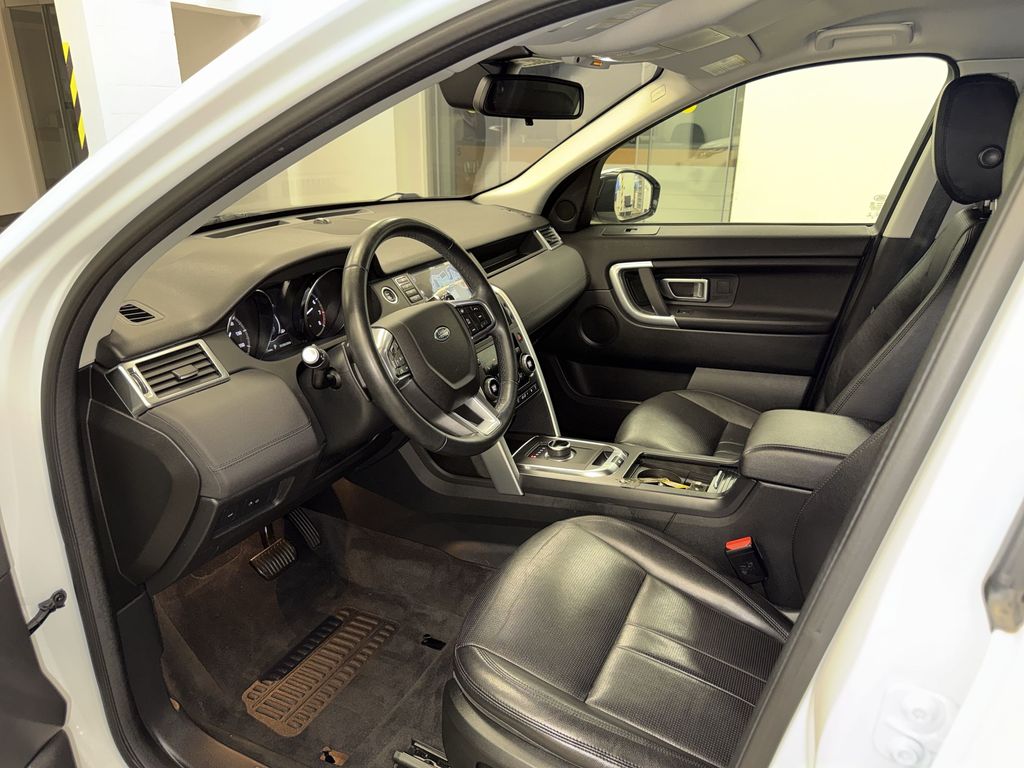 Thumbnail: 2019 Land Rover Discovery Sport - 29