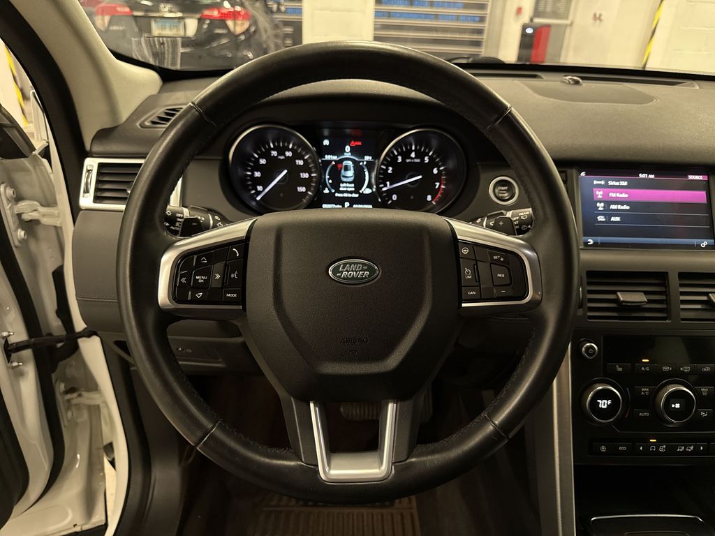 Thumbnail: 2019 Land Rover Discovery Sport - 2