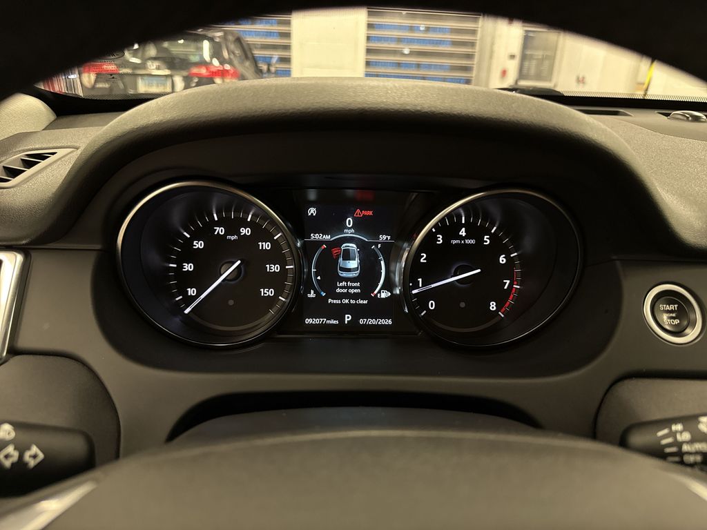 Thumbnail: 2019 Land Rover Discovery Sport - 32