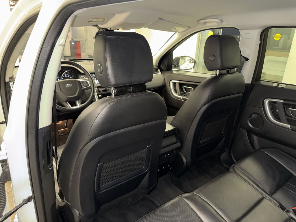 Thumbnail: 2019 Land Rover Discovery Sport - 27