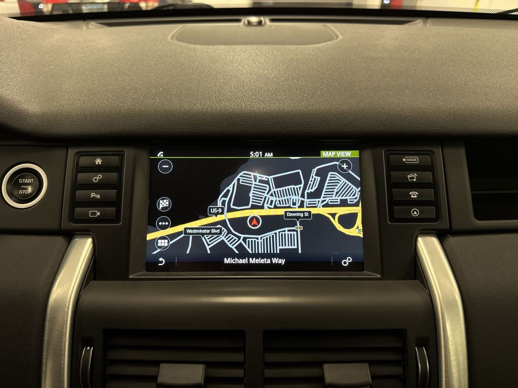 Thumbnail: 2019 Land Rover Discovery Sport - 22