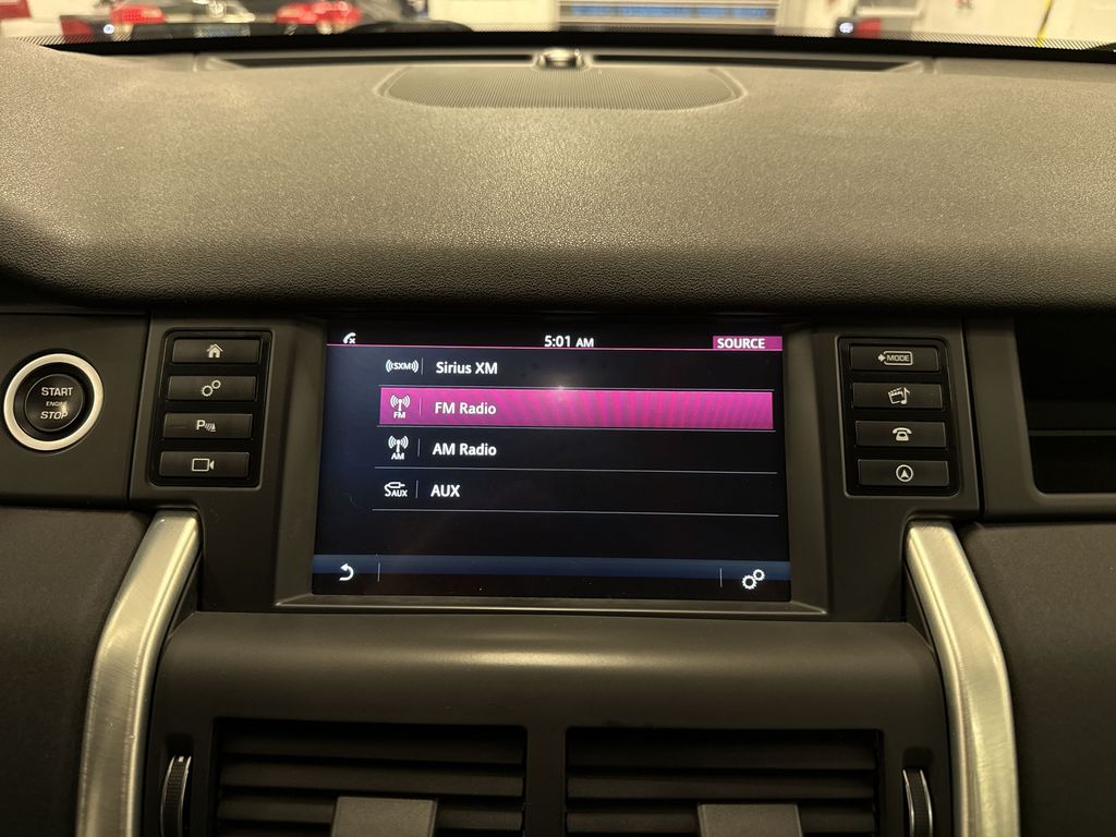 Thumbnail: 2019 Land Rover Discovery Sport - 11