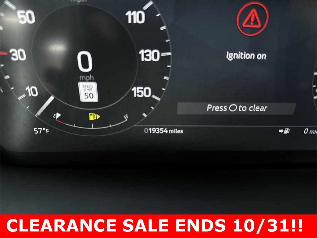 Thumbnail: 2024 Land Rover Discovery - 12