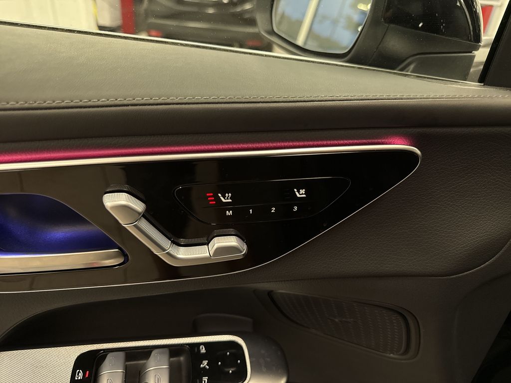 Thumbnail: 2023 Mercedes-Benz GLC - 22