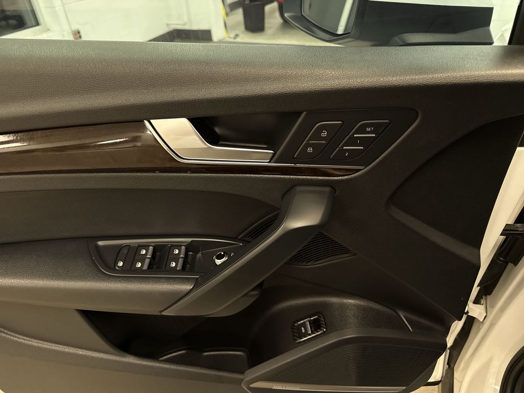 Thumbnail: 2018 Audi Q5 - 26