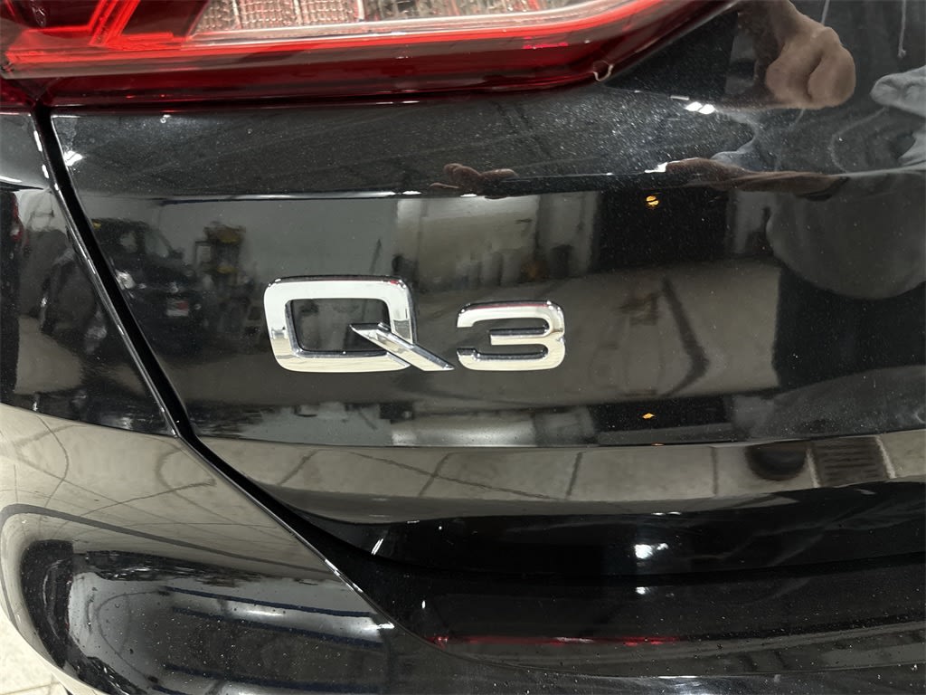 Thumbnail: 2024 Audi Q3 - 6
