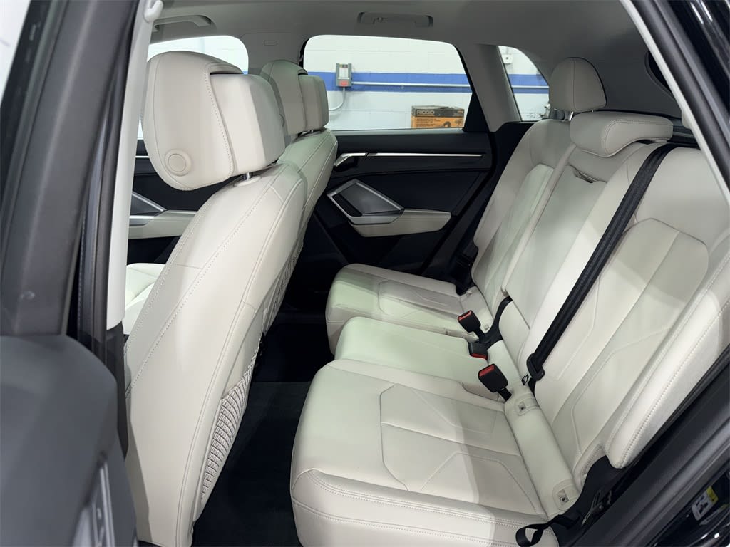 Thumbnail: 2024 Audi Q3 - 12