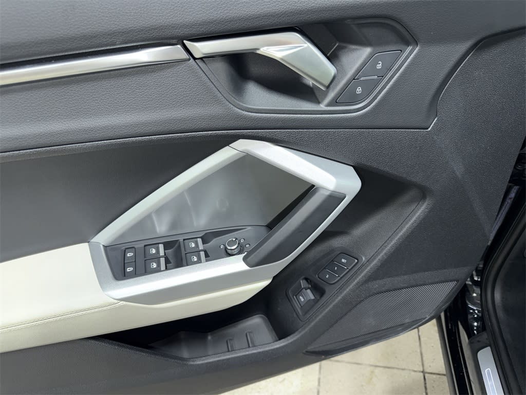 Thumbnail: 2024 Audi Q3 - 25