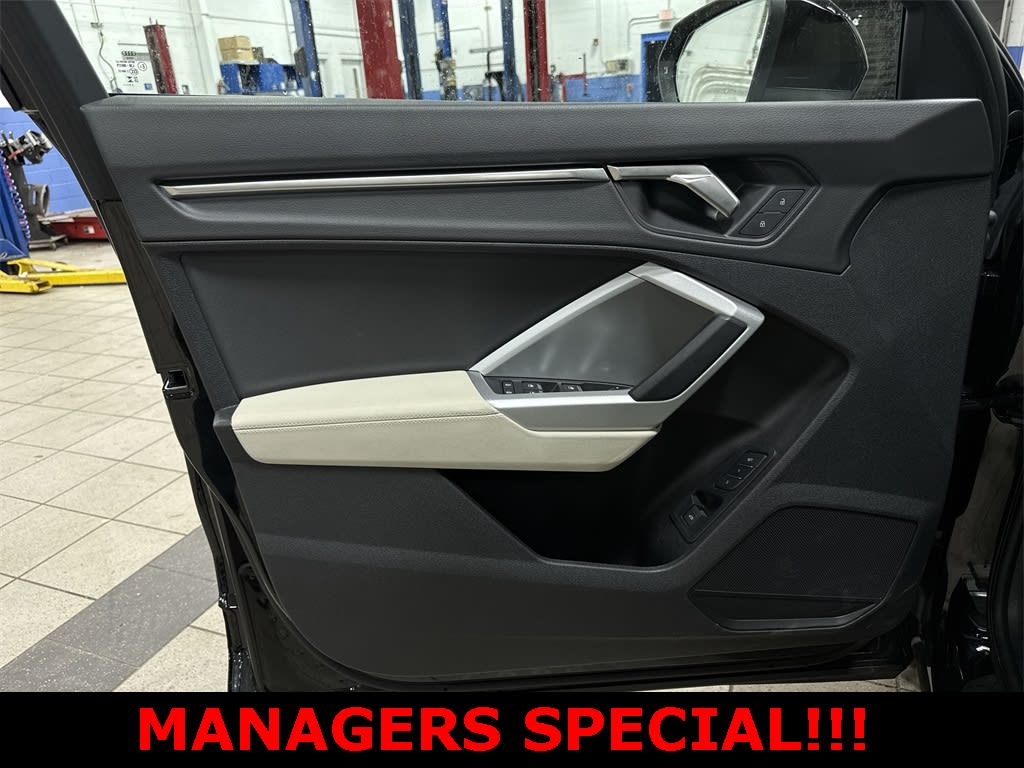 Thumbnail: 2024 Audi Q3 - 31