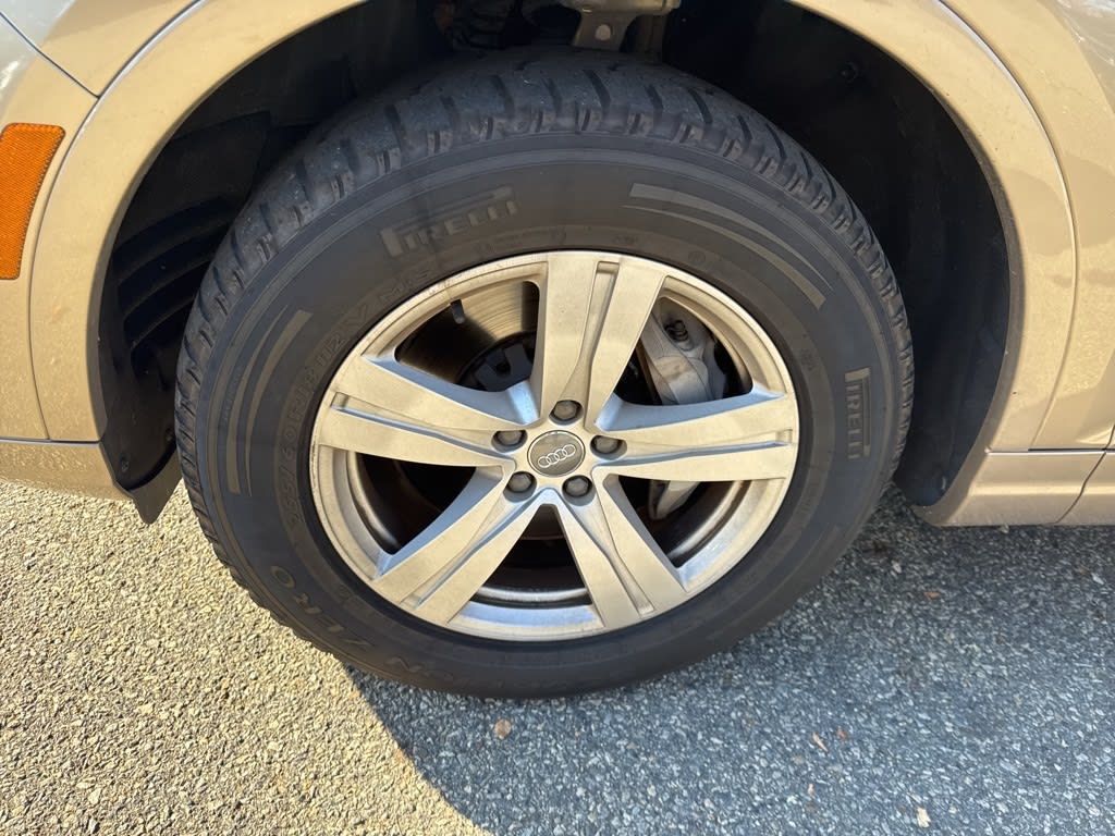 Thumbnail: 2019 Audi Q7 - 6