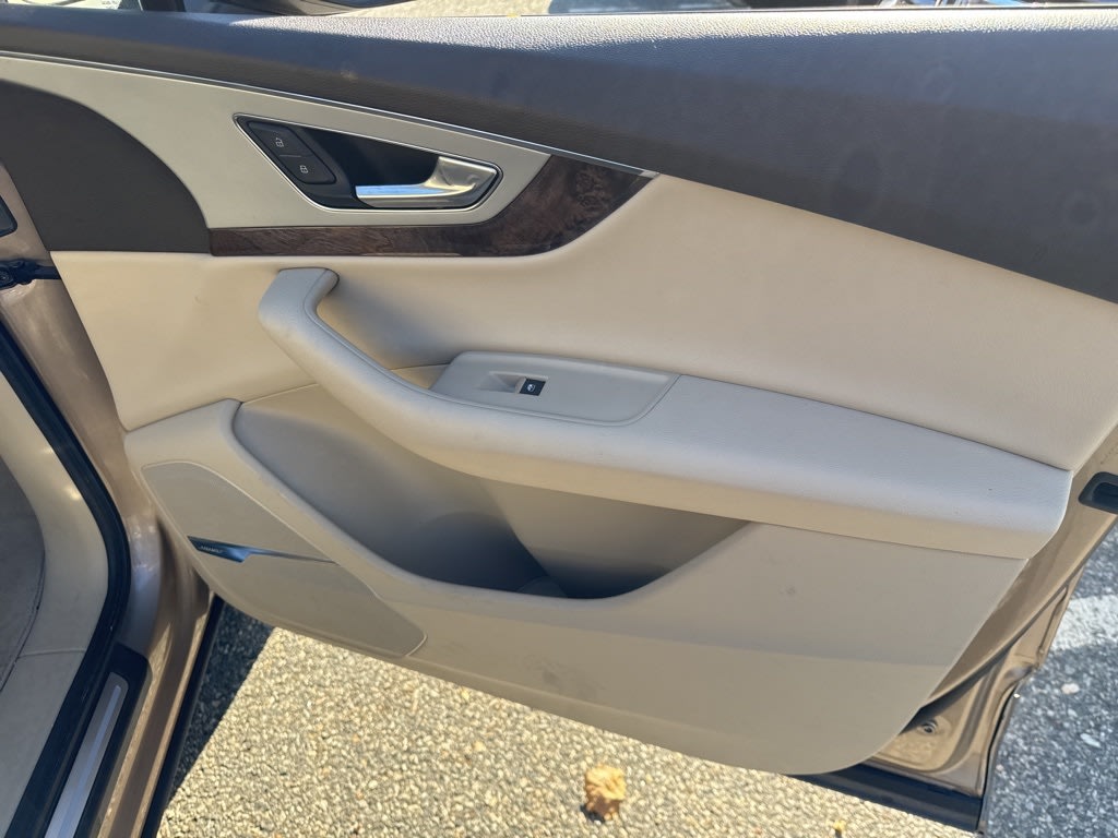 Thumbnail: 2019 Audi Q7 - 19