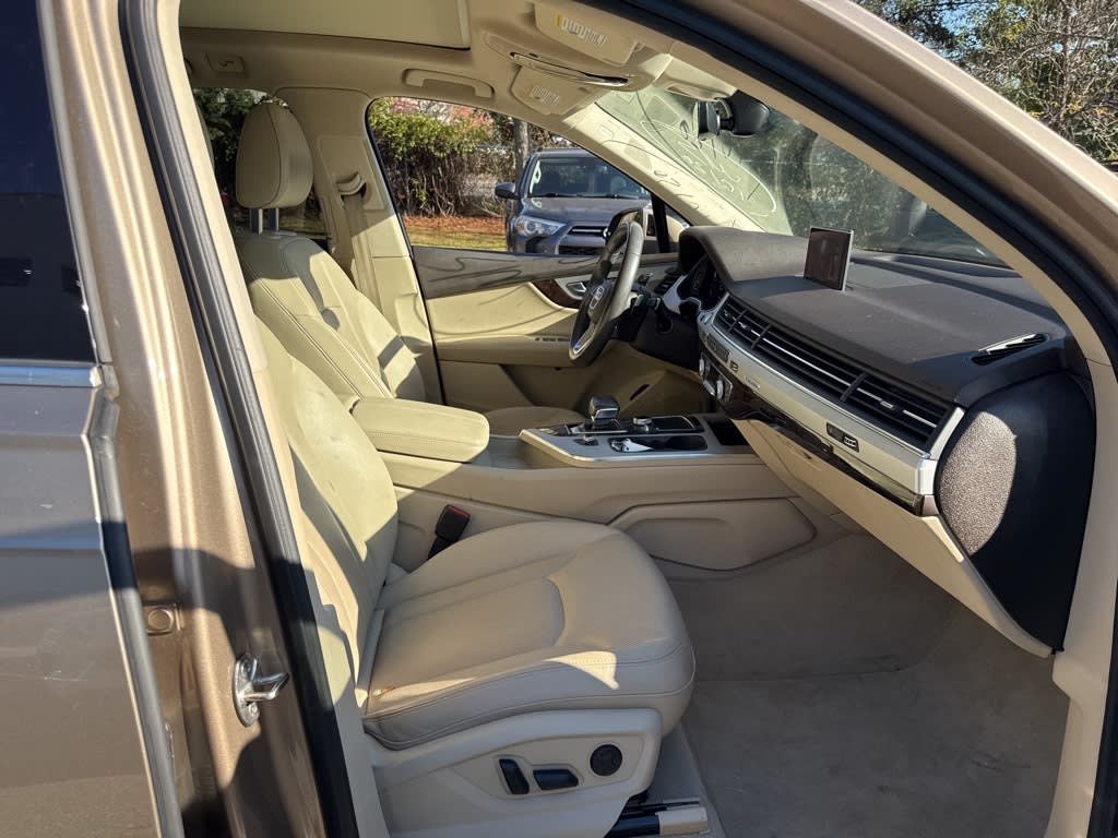 Thumbnail: 2019 Audi Q7 - 10