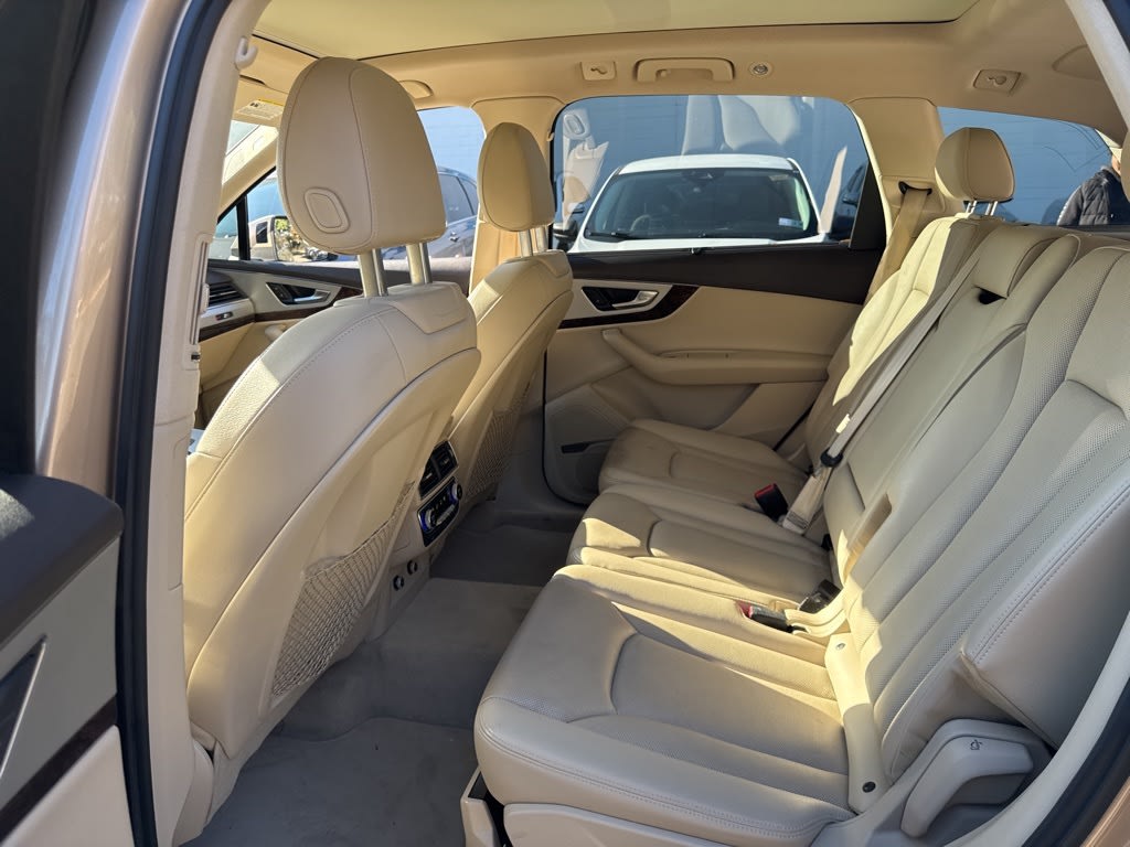 Thumbnail: 2019 Audi Q7 - 11