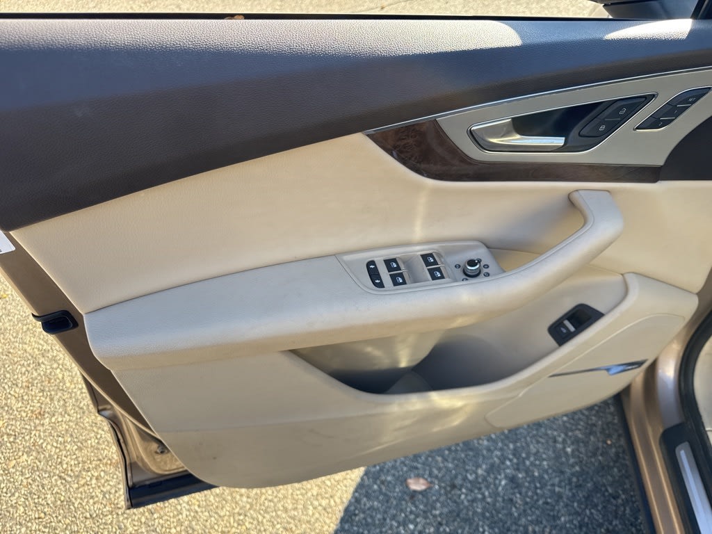 Thumbnail: 2019 Audi Q7 - 17