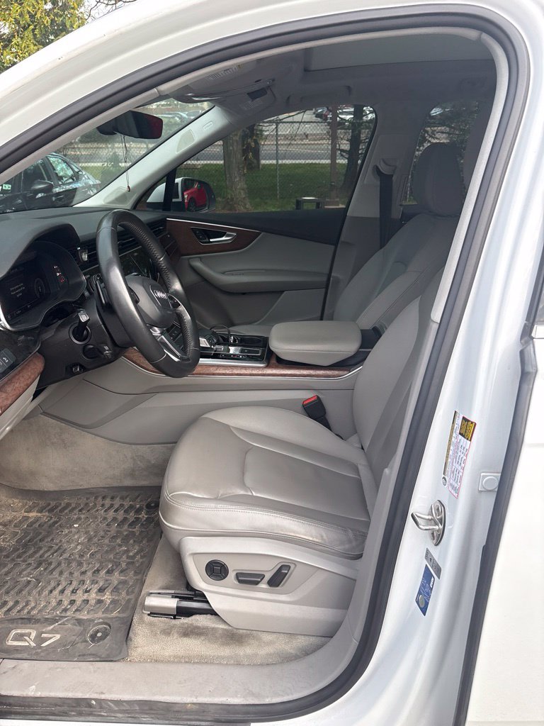 Thumbnail: 2020 Audi Q7 - 7